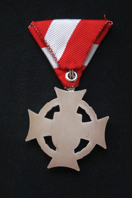 Schwarzes Kreuz Revers